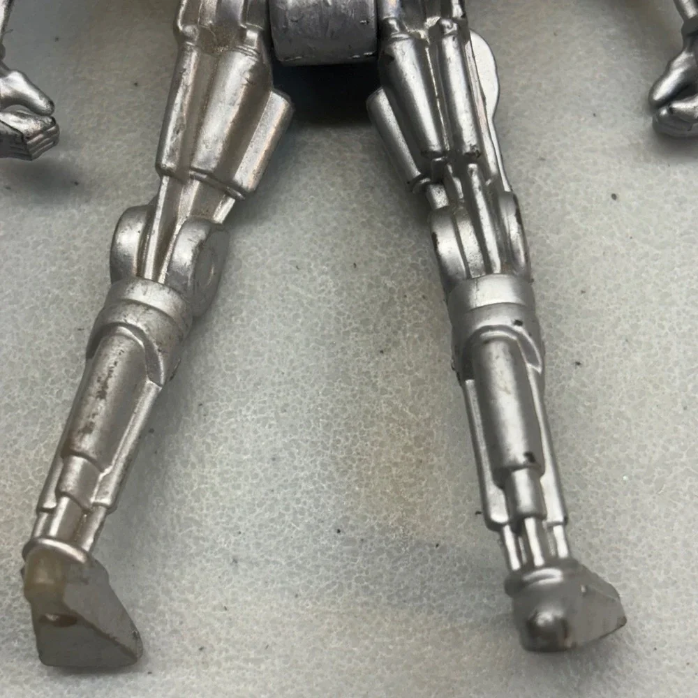 Vintage 1991 Kenner Carolco Terminator T-800 Endoskeleton Action Figure Silver